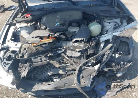 2013 BMW 328I xDrive z USA, uszkodzony, nr VIN WBA3B3C52DF535265